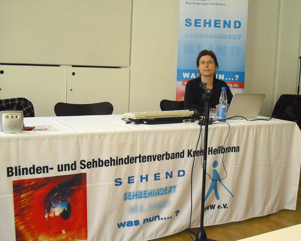 Dr. Dora Triché, Leiterin des Schlaflabors im Klinikum Nürnberg, bei ihrem Vortrag