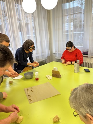 20251210 Arbeitstisch 4 Vanillkipferl Lidl Weihnachtsbacken